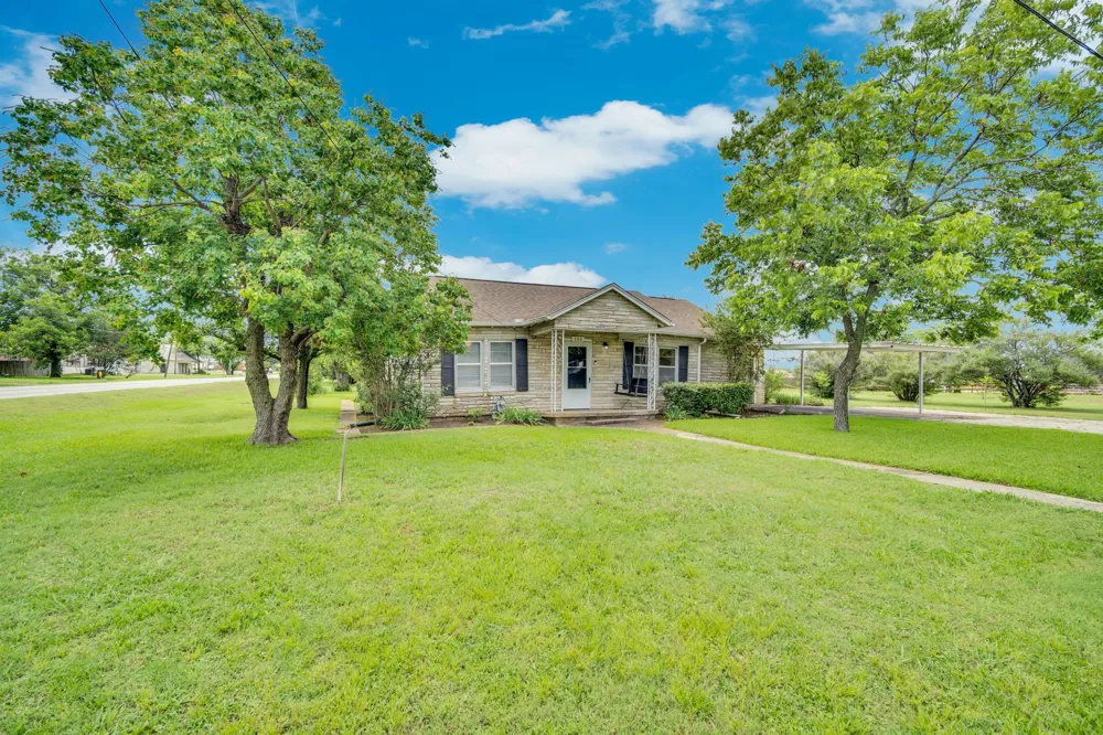 508 E Henderson Street Itasca, TX 76055