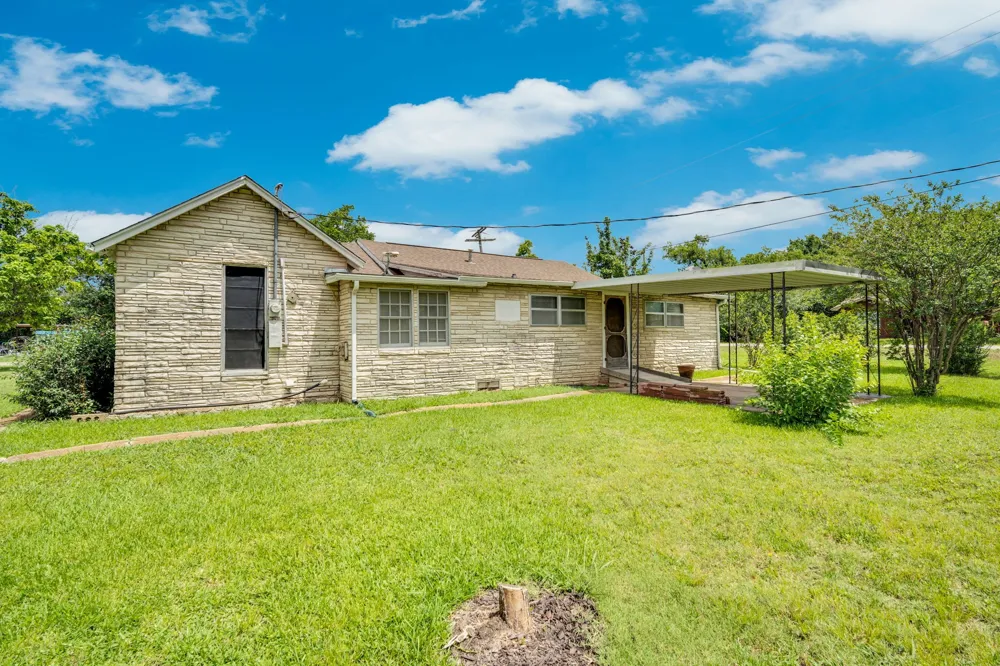 508 E Henderson Street Itasca, TX 76055