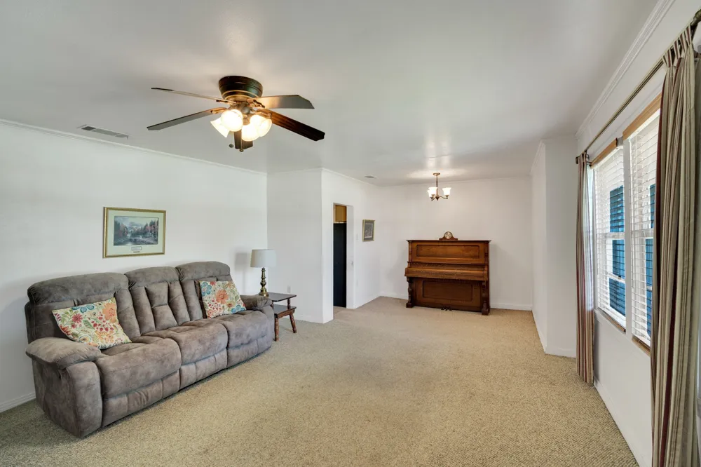 508 E Henderson Street Itasca, TX 76055