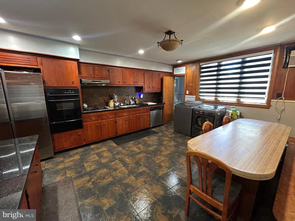 145 BAYARD STREET Trenton, NJ 08611