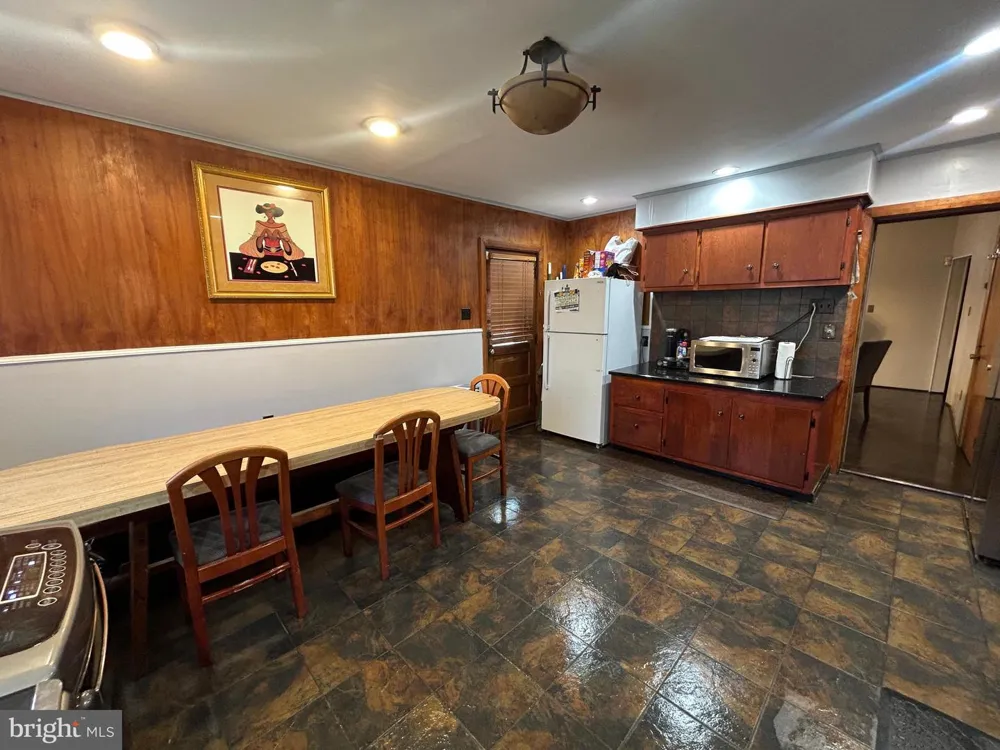 145 BAYARD STREET Trenton, NJ 08611