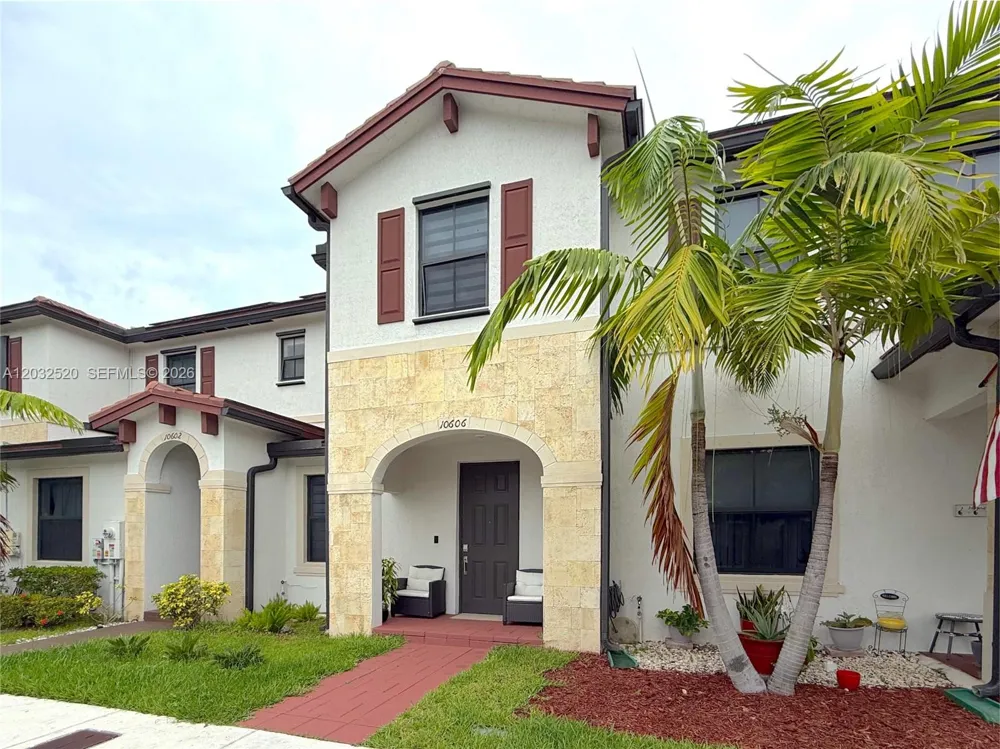 10606 W 32nd Ln Hialeah, FL 33018