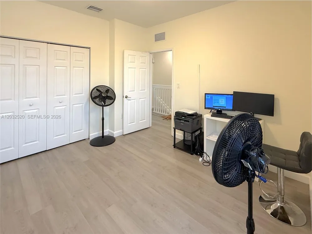 10606 W 32nd Ln Hialeah, FL 33018