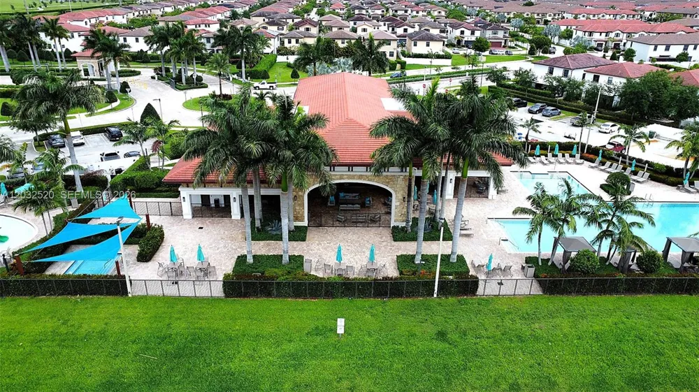10606 W 32nd Ln Hialeah, FL 33018