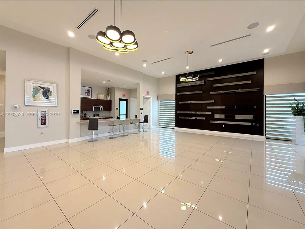 10606 W 32nd Ln Hialeah, FL 33018