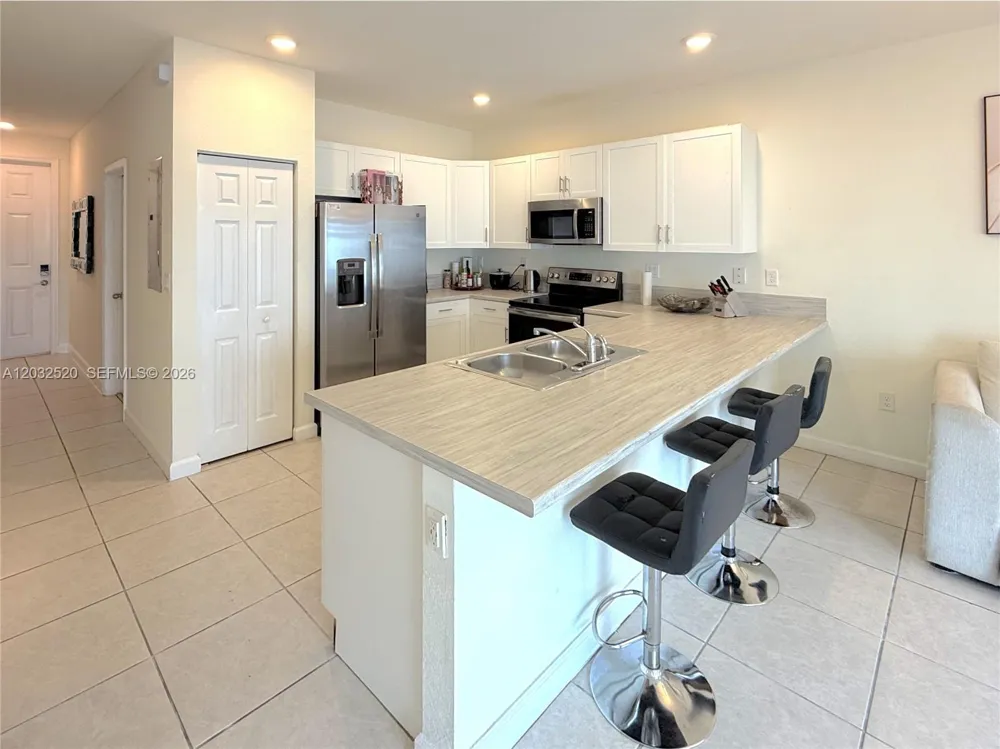 10606 W 32nd Ln Hialeah, FL 33018