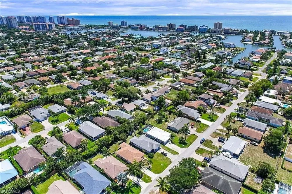 558 102nd Ave #0 Naples, FL 34108