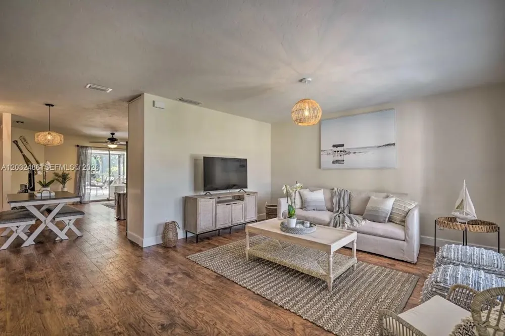558 102nd Ave #0 Naples, FL 34108