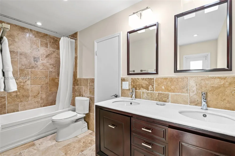 7360 SW 115th St Pinecrest, FL 33156