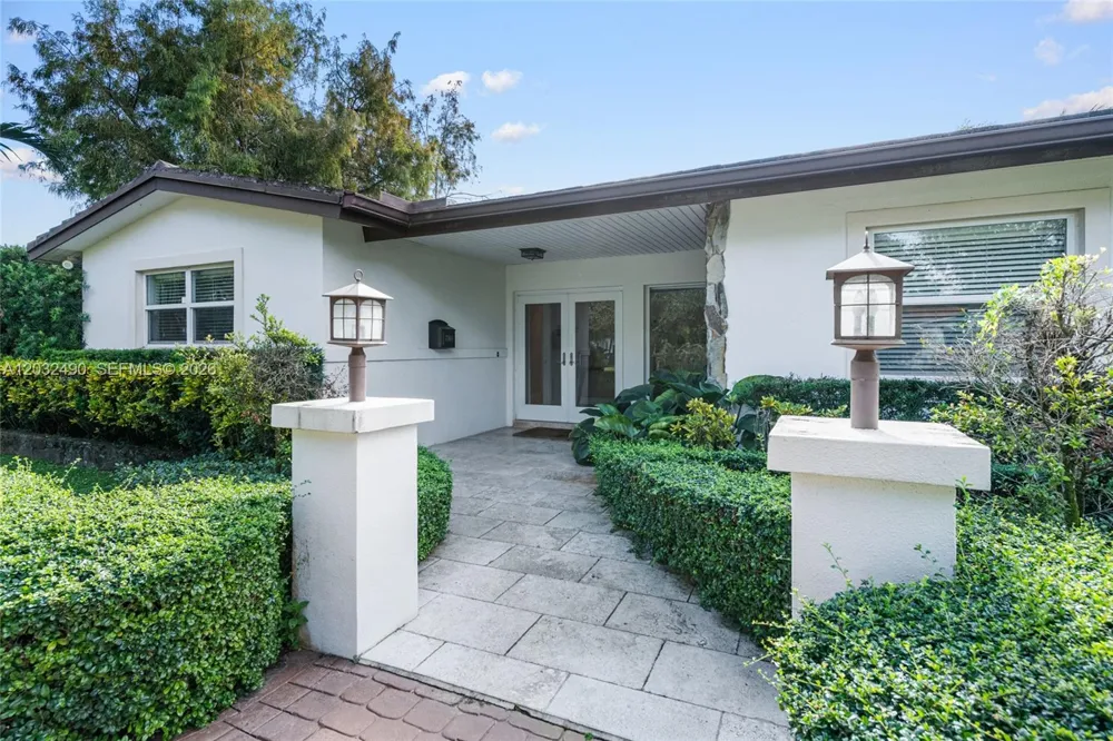 7360 SW 115th St Pinecrest, FL 33156