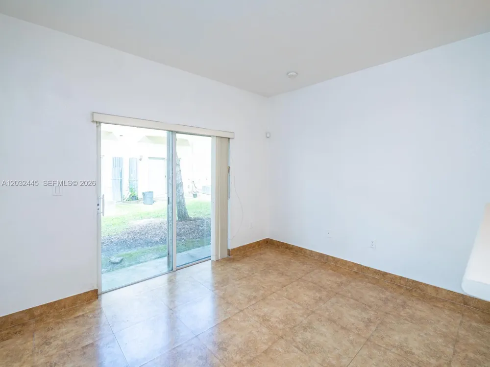1663 SE 27th Dr #108 Homestead, FL 33035