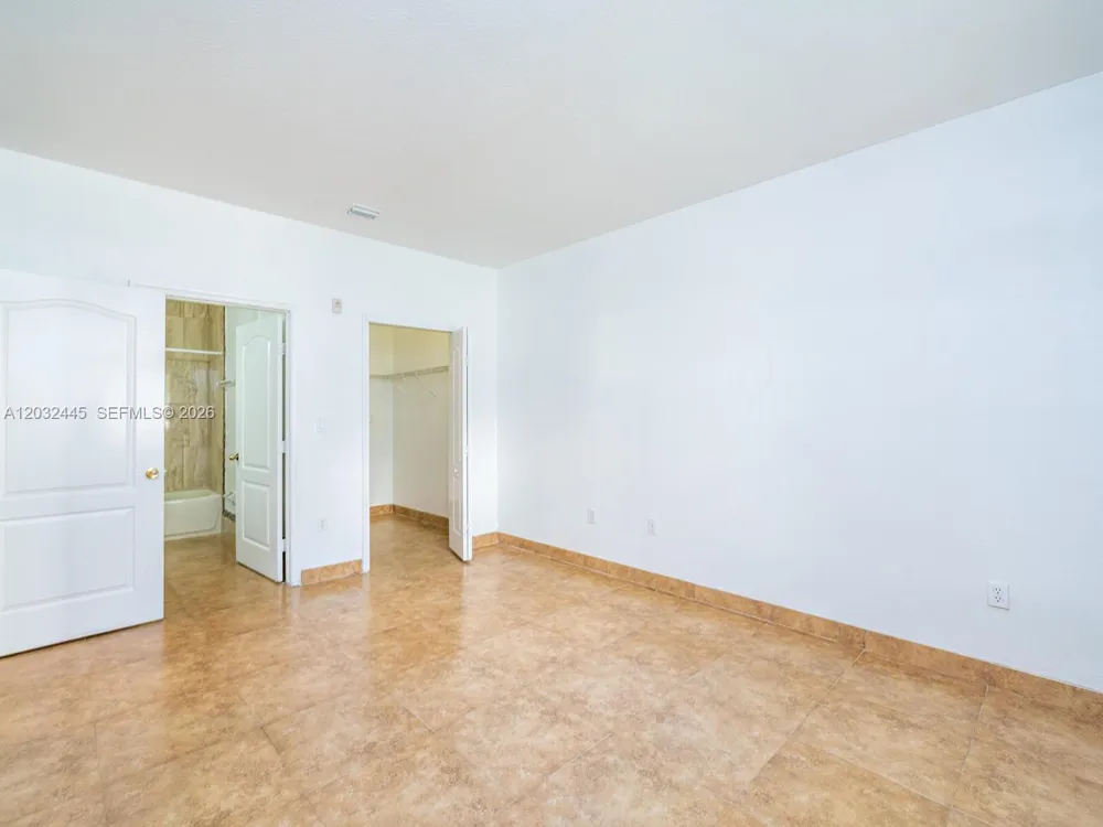 1663 SE 27th Dr #108 Homestead, FL 33035