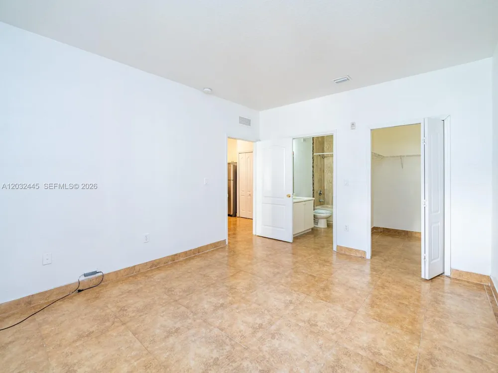 1663 SE 27th Dr #108 Homestead, FL 33035
