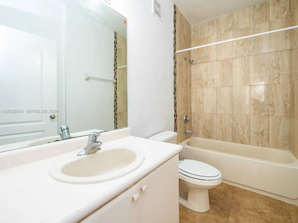 1663 SE 27th Dr #108 Homestead, FL 33035