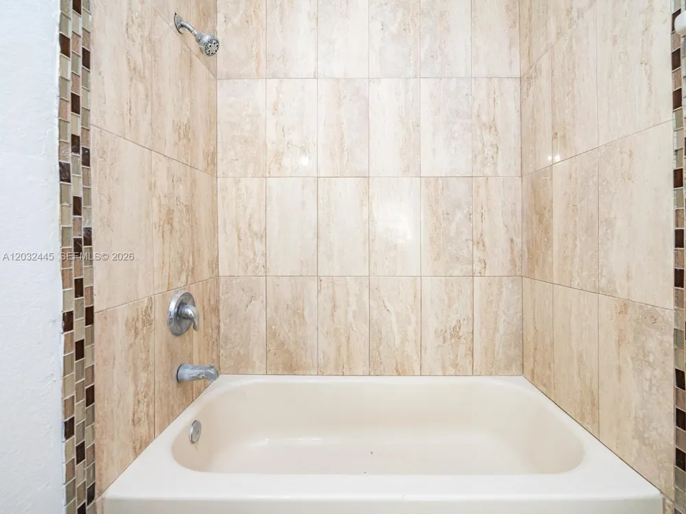 1663 SE 27th Dr #108 Homestead, FL 33035