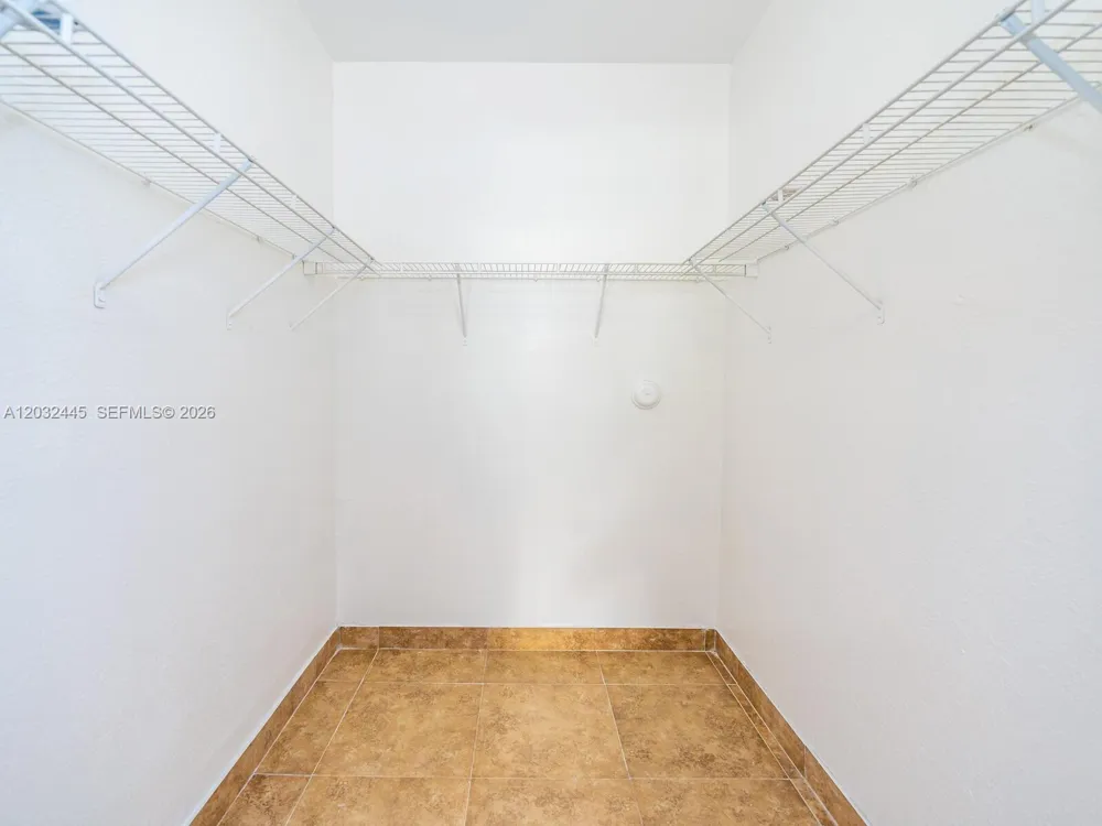 1663 SE 27th Dr #108 Homestead, FL 33035