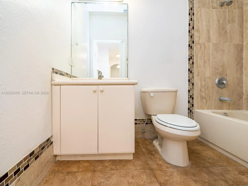 1663 SE 27th Dr #108 Homestead, FL 33035