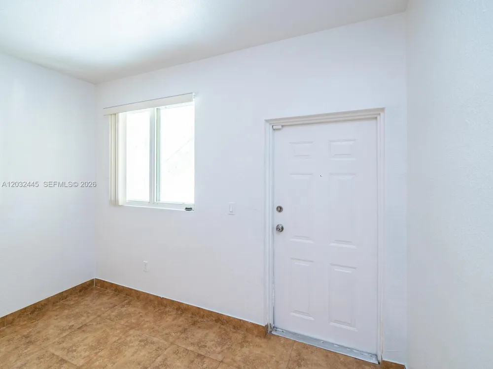 1663 SE 27th Dr #108 Homestead, FL 33035