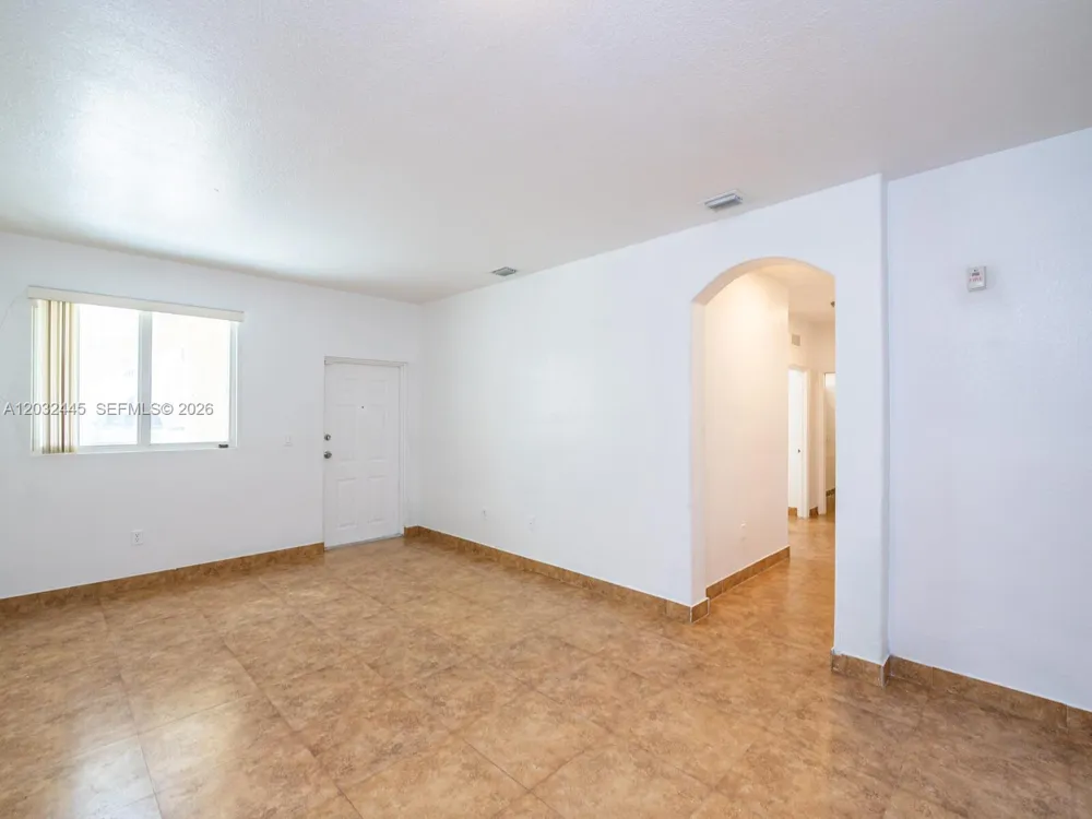 1663 SE 27th Dr #108 Homestead, FL 33035