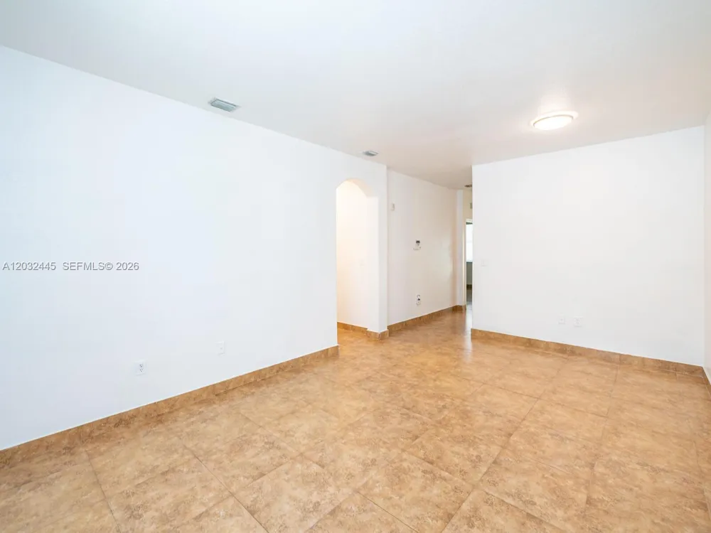 1663 SE 27th Dr #108 Homestead, FL 33035