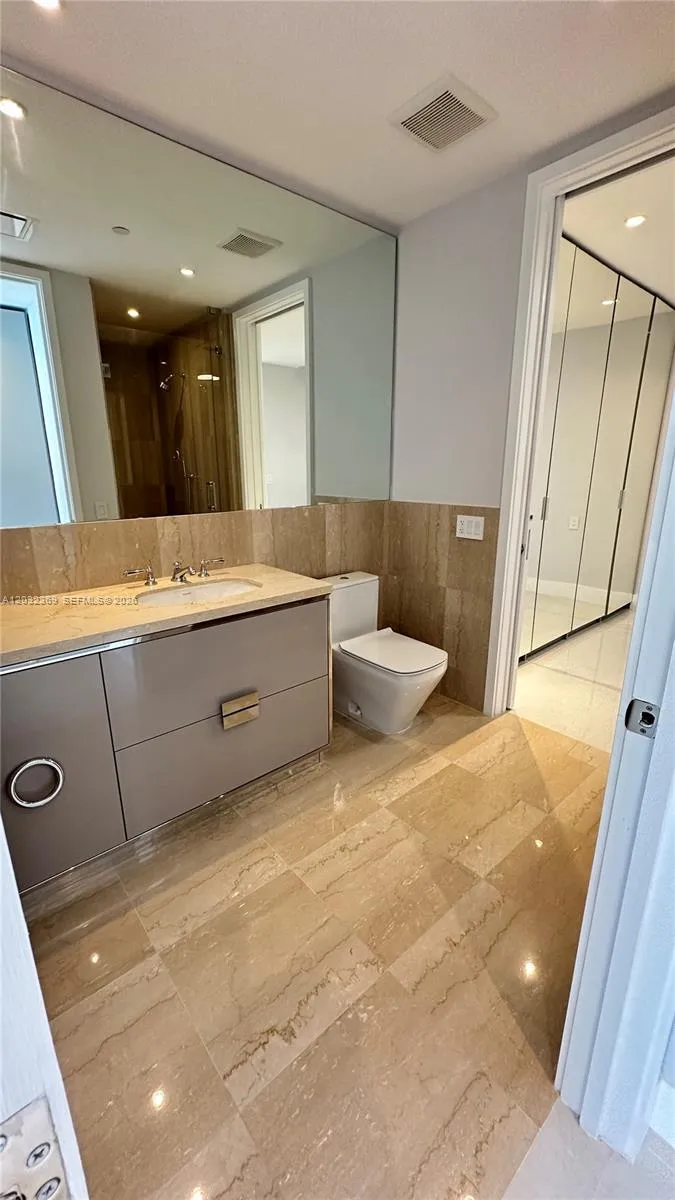 15701 Collins Ave #3804 Sunny Isles Beach, FL 33160
