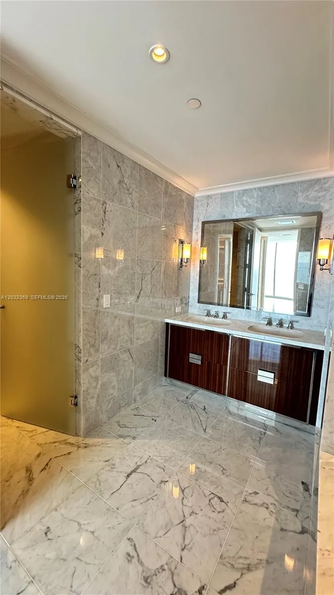 15701 Collins Ave #3804 Sunny Isles Beach, FL 33160