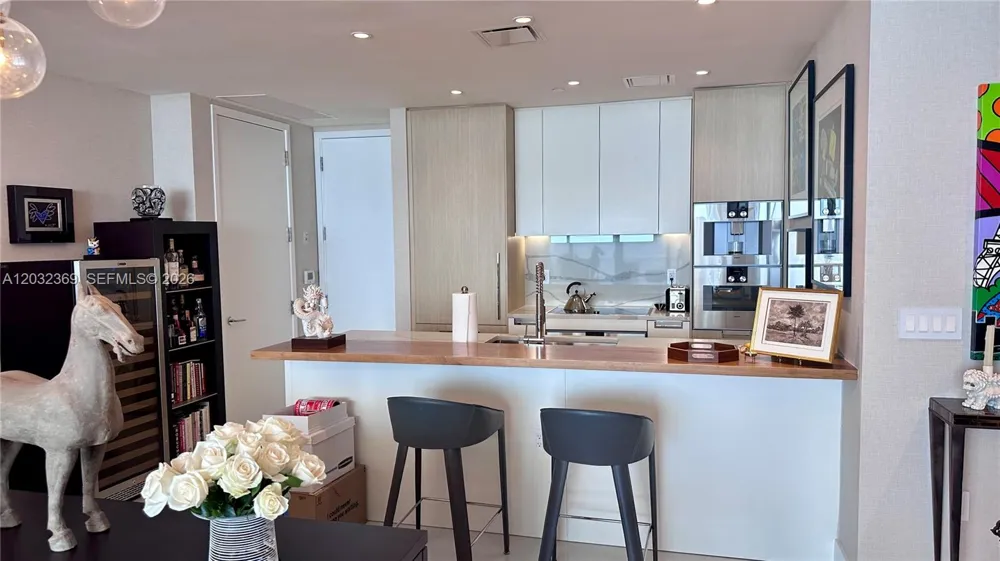15701 Collins Ave #3804 Sunny Isles Beach, FL 33160