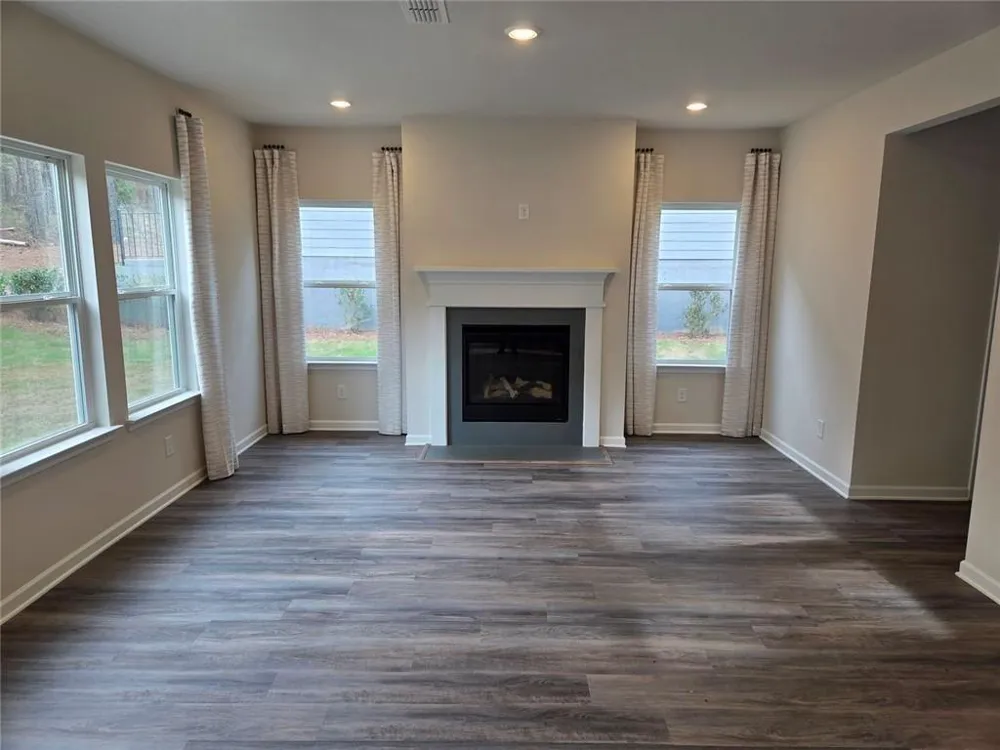 189 Water Oak Way Dawsonville, GA 30534