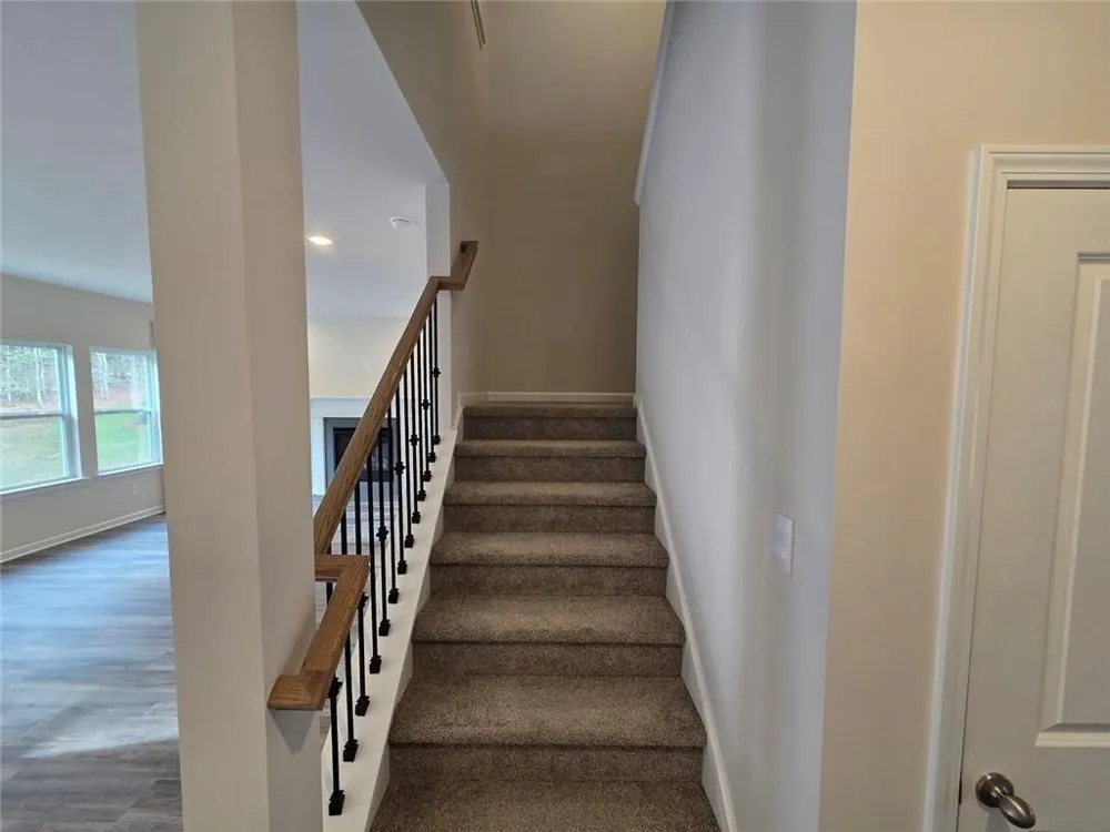 189 Water Oak Way Dawsonville, GA 30534