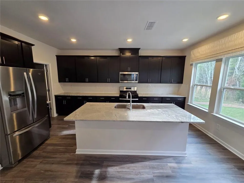 189 Water Oak Way Dawsonville, GA 30534