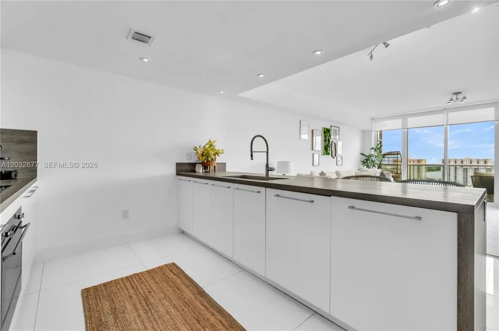 400 Sunny Isles Blvd #1917   |TWO STORIES Sunny Isles Beach, FL 33160