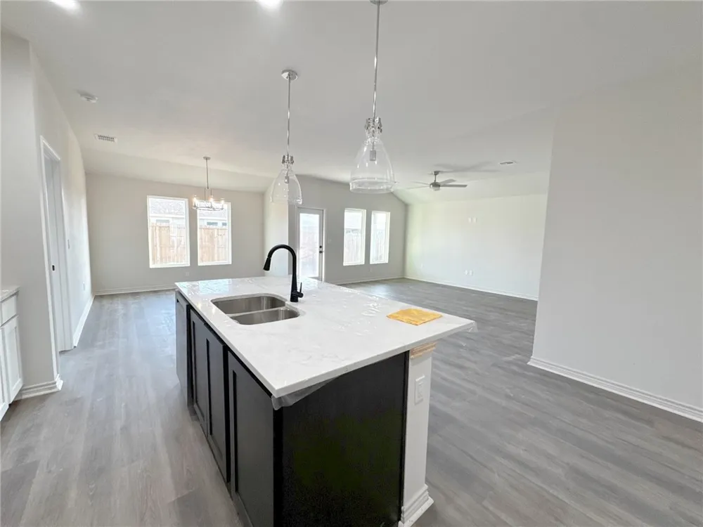 9122 Neesa Drive Corpus Christi, TX 78410