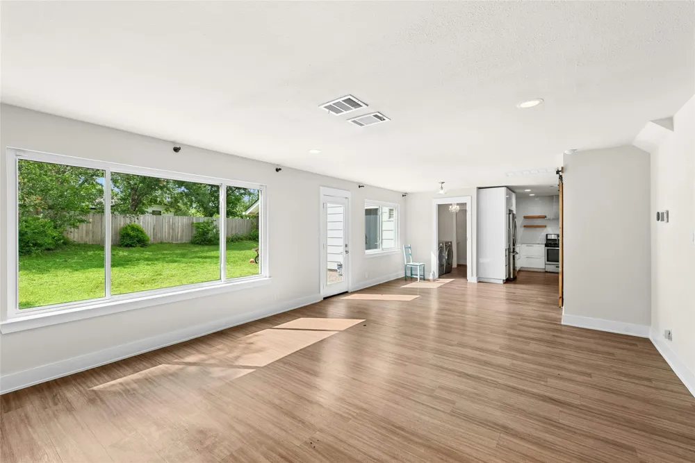 10101 Parkfield Drive Austin, TX 78758