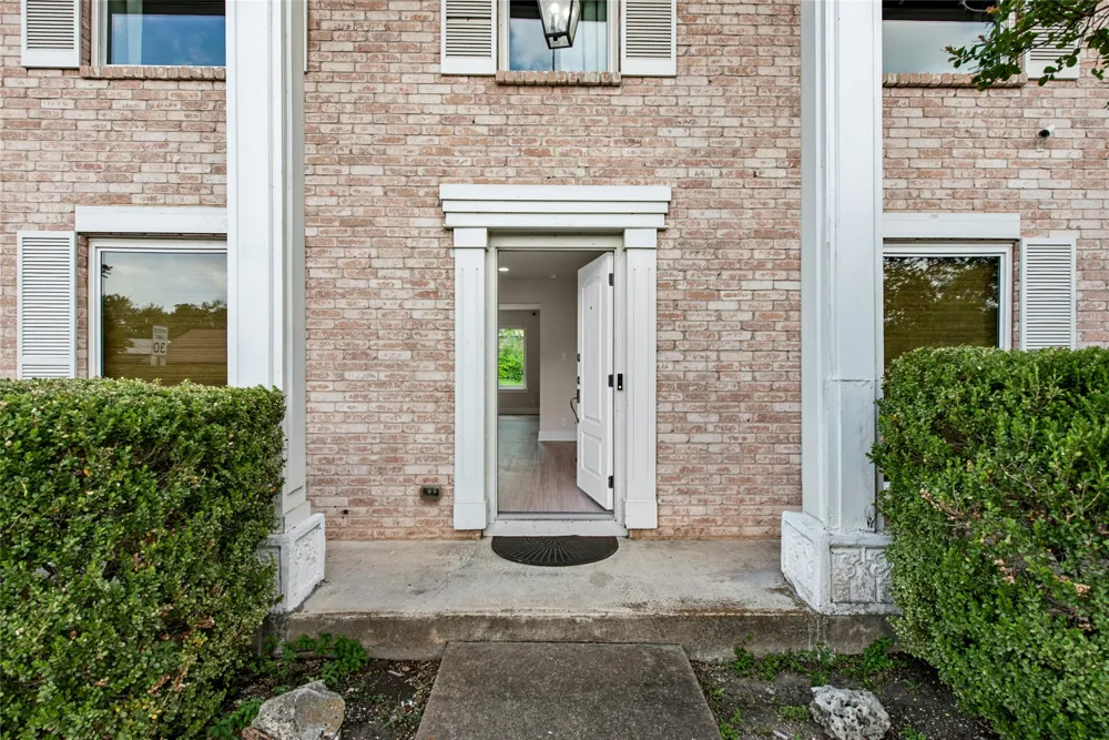 10101 Parkfield Drive Austin, TX 78758