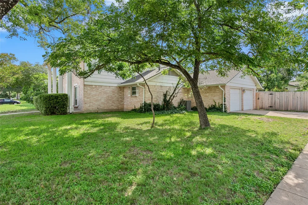 10101 Parkfield Drive Austin, TX 78758