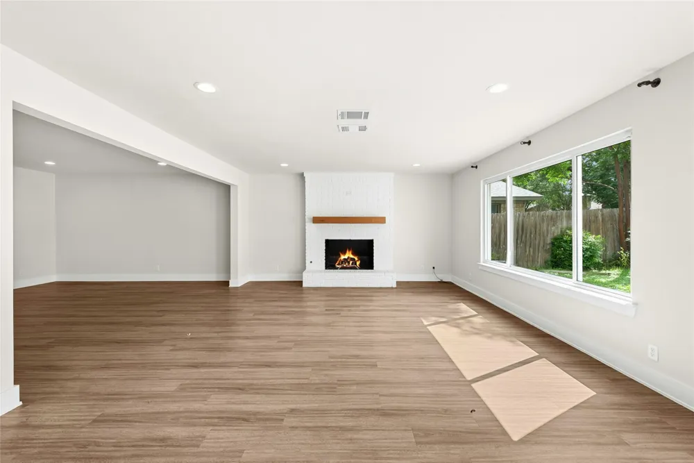 10101 Parkfield Drive Austin, TX 78758