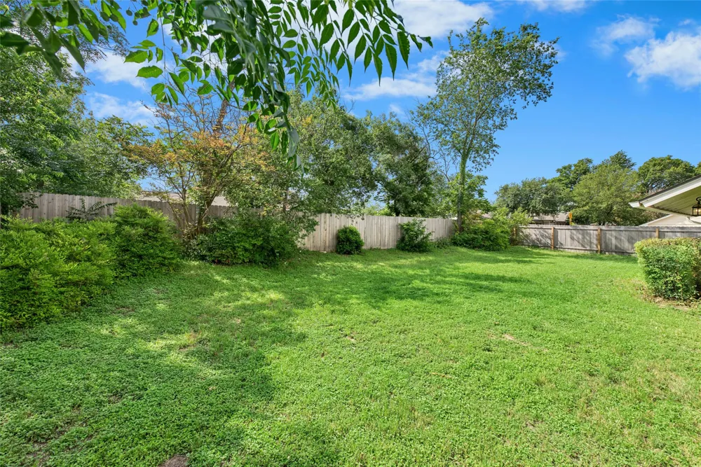 10101 Parkfield Drive Austin, TX 78758