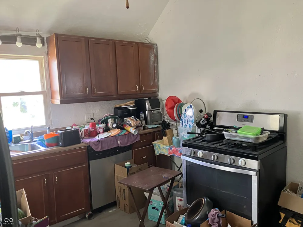 1534 S P STREET Elwood, IN 46036