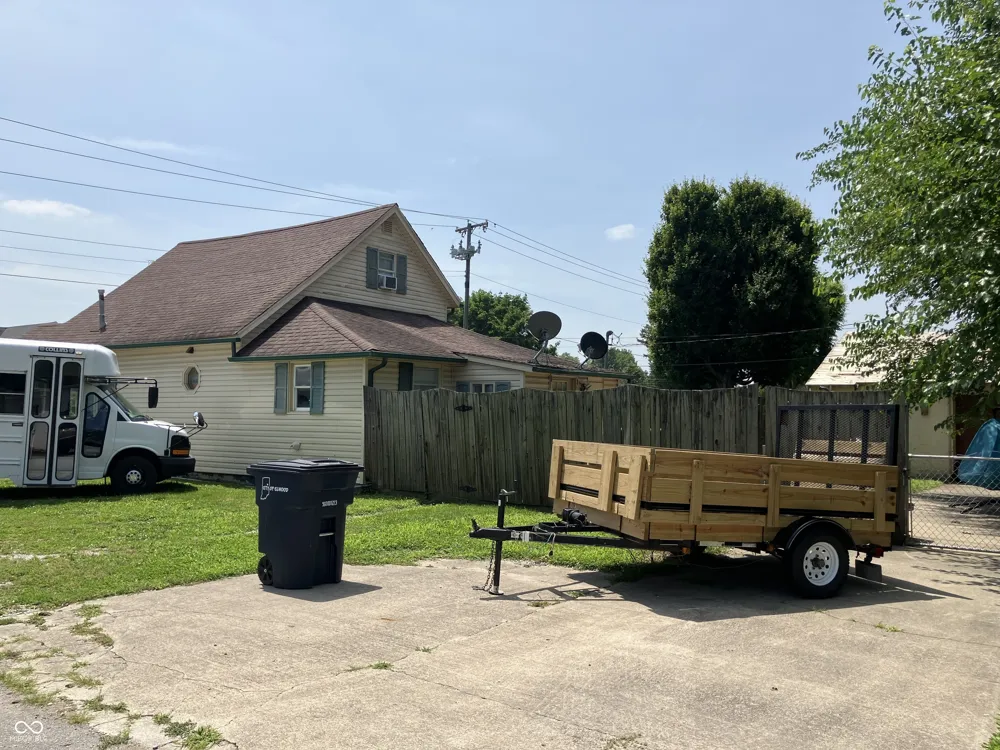 1534 S P STREET Elwood, IN 46036
