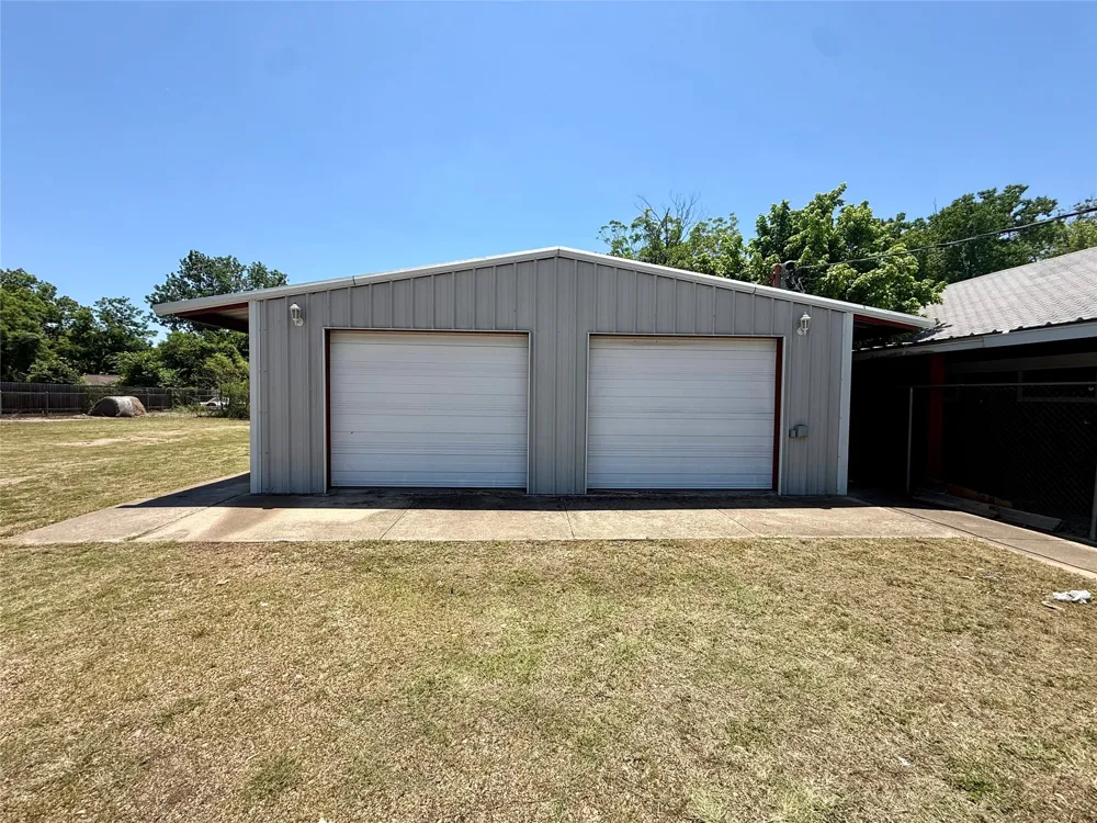 408 Live Oak St Street Marlin, TX 76661