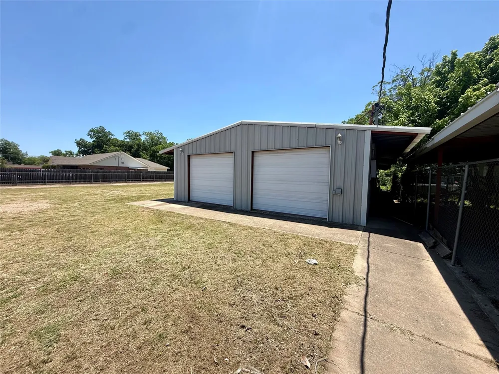 408 Live Oak St Street Marlin, TX 76661