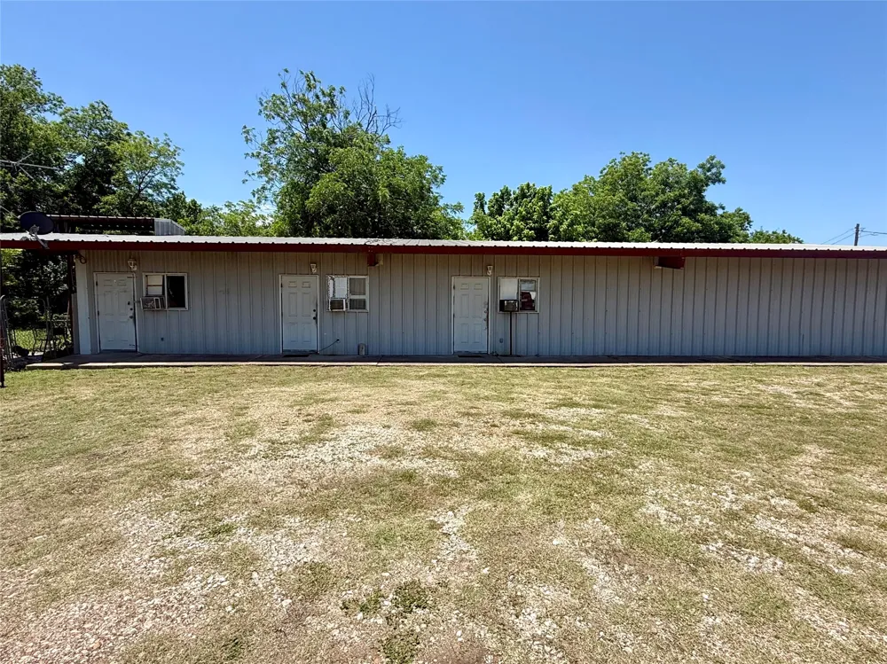 408 Live Oak St Street Marlin, TX 76661