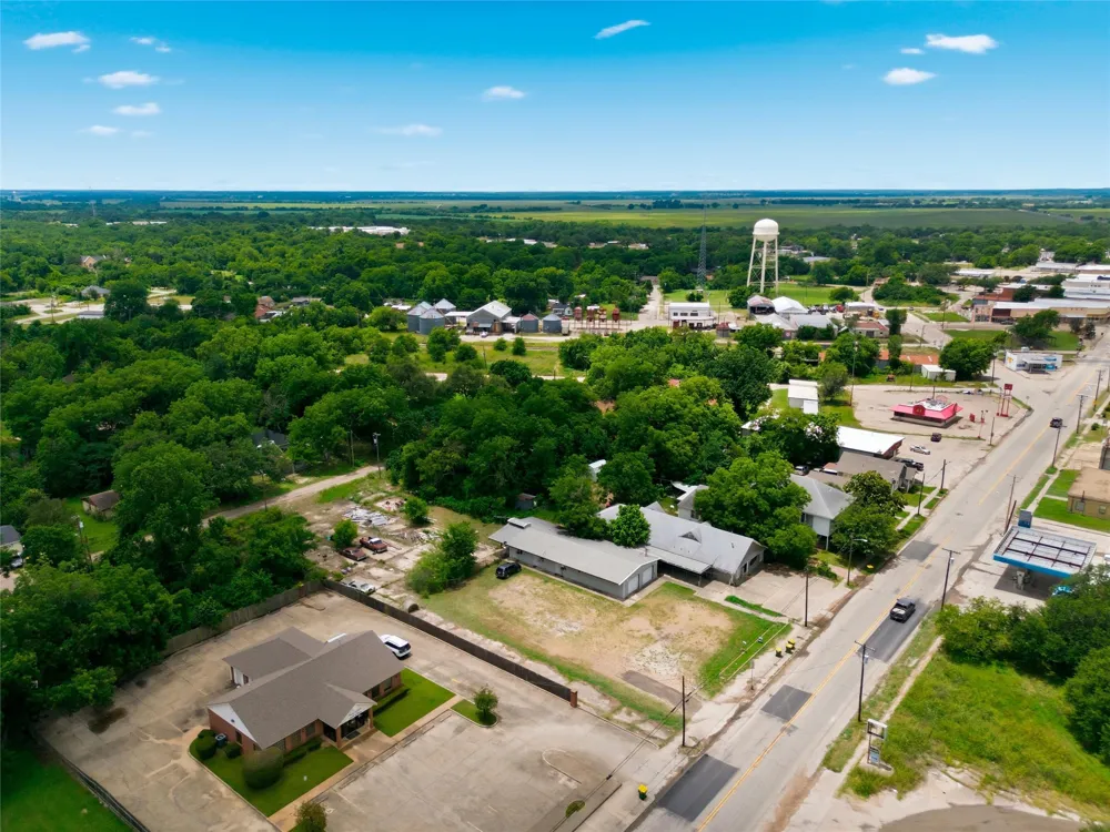 408 Live Oak St Street Marlin, TX 76661