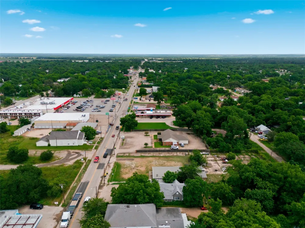 408 Live Oak St Street Marlin, TX 76661