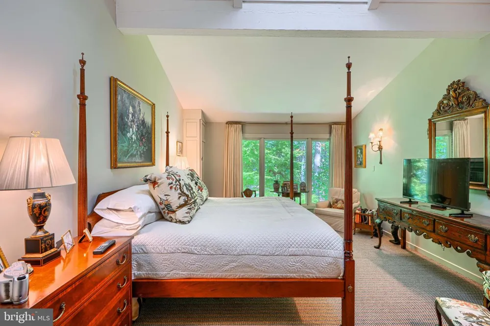 2504 STONE MILL ROAD Baltimore, MD 21208