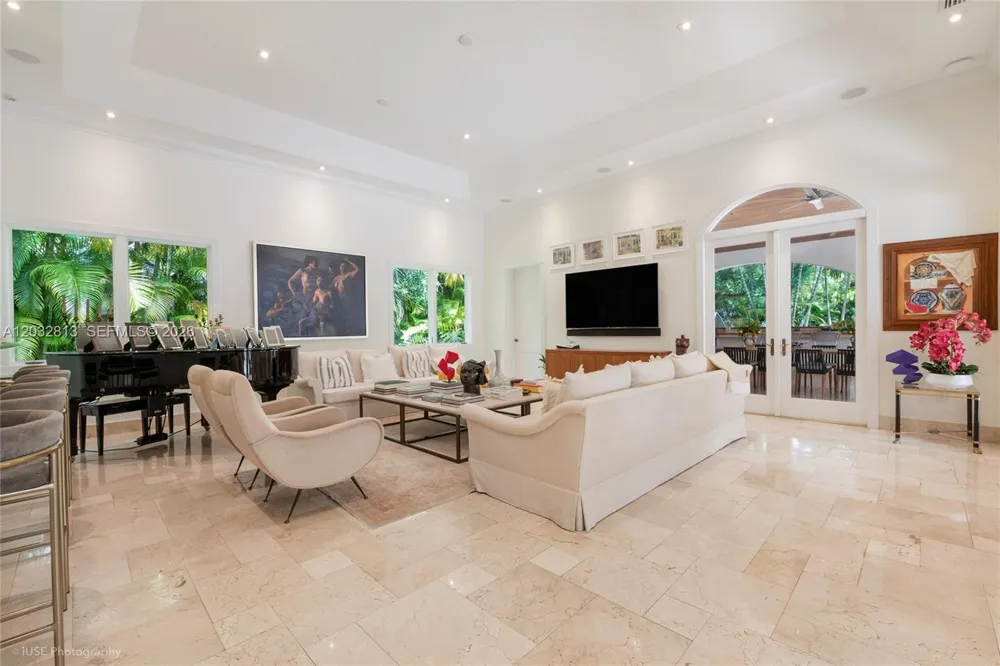 7405 SW 104th St Pinecrest, FL 33156