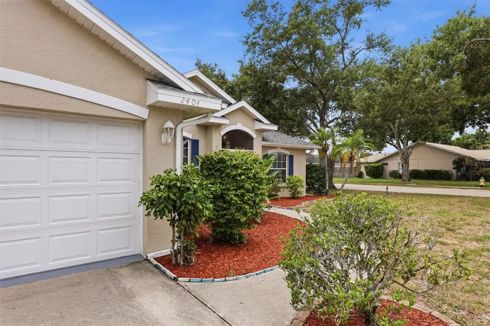 2404 50TH DRIVE E Bradenton, FL 34203