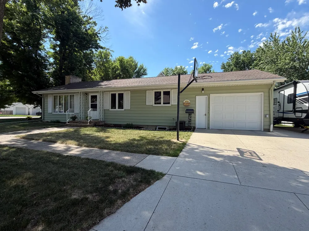 401 W Crawford Street Luverne, MN 56156