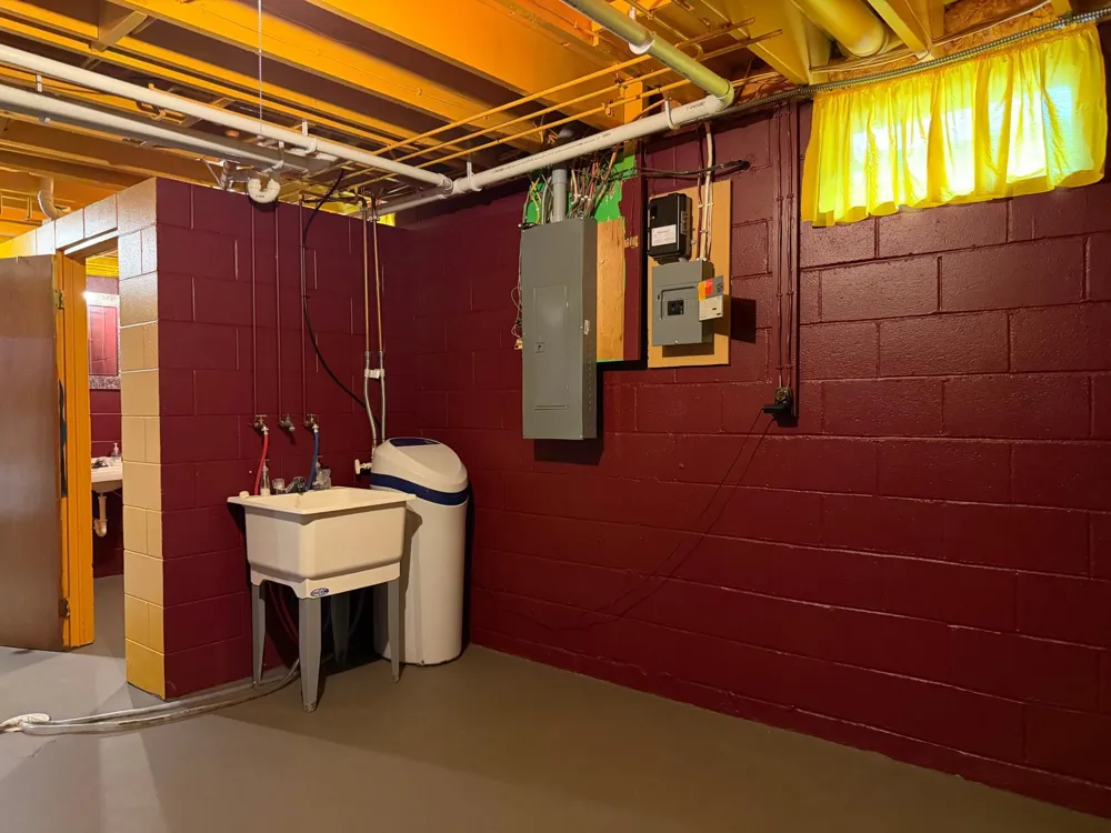 401 W Crawford Street Luverne, MN 56156