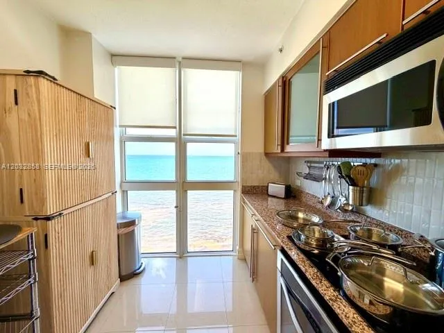 2080 S Ocean Dr #1512 Hallandale Beach, FL 33009